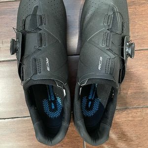 Brand new men’s size 10.5 cycling shoes